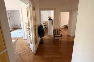 zentral gelegene Altbauwohnung mit Balkon