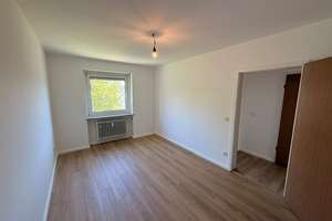 Frisch sanierte 3-Zimmer-Wohnung mit Balkon und Blick ins Grüne - ab 15.06.2026 verfügbar – Terofalstr. 39, 80689 Blumenau, München – Vorschaubild 5