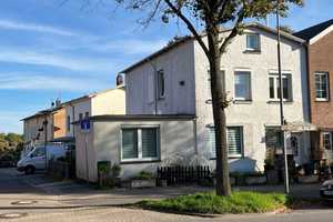 Renovierungsbedürftige Doppelhaushälfte in Lübeck Moisling (im Auftrag) – Lübeck – Vorschaubild 1