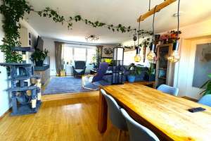 RENOVIERTE 4-ZIMMER WOHNUNG MIT HOCHWERTIGER  EINBAUKÜCHE