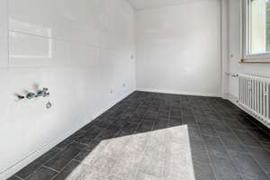 Renovierte 3-Zimmer-Wohnung mit Loggia und großzügigem Wohnambiente in Duisburg – Die vollständige Adresse der Immobilie erhältst du vom Anbieter., 47169 Marxloh, Duisburg – Vorschaubild 7