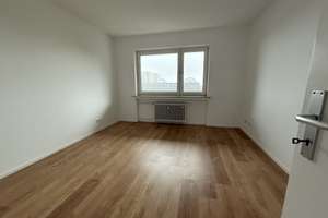 Auf ins neue Zuhause! Gemütliche vier Wände für Sie renoviert! – Max-von-Laue-Straße 23, 42897 Hackenberg, Remscheid – Vorschaubild 2