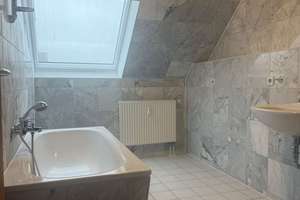 Vermietete Dachgeschosswohnung mit einem Stellplatz im Parkhaus – Die vollständige Adresse der Immobilie erhältst du vom Anbieter., 12526 Bohnsdorf, Berlin – Vorschaubild 2