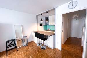 Charmante, möblierte 1-Zimmer-Wohnung in Schwabing-West – zentrale Lage, ruhiger Hinterhof – Schleißheimerstraße 124, 80797 Neuschwabing, München – Vorschaubild 1