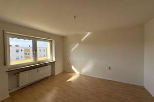 Flexible 3–4 Zimmer Wohnung mit Loggia und Tiefgaragenstellplatz in Augsburg-Haunstetten – Die vollständige Adresse der Immobilie erhältst du vom Anbieter., 86179 Haunstetten-Nord, Augsburg – Vorschaubild 6