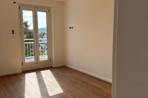 Exklusiver Erstbezug: Lichtdurchflutete 200 m² Wohlfühlfläche mit Balkon& Garten
