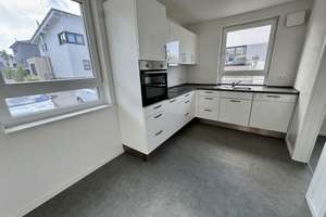 Großzügige 4,5-Zimmer-Wohnung in Sulzfeld mit Küche, Garten, Terrasse und Keller – Kleiststr. 4, 75056 Sulzfeld – Vorschaubild 4