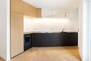 Einzigartige 3-Zimmer-Wohnung mit exklusiver Ausstattung in ruhiger Innenhoflage – Theresienstraße 71e, 80333 Augustenstraße, München – Vorschaubild 3