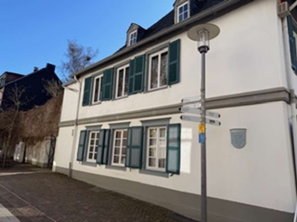 Immobilie in Altenkirchen (Westerwald) - Historisches Gebäude mit viel Potenzial - Bild 2