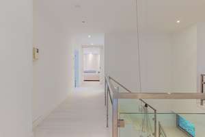 Top ausgestattete Bauhaus-Villa nahe Sacrower See – Pool, PV, Kamin, SIEMATIC, Alarm u.v.m. – Die vollständige Adresse der Immobilie erhältst du vom Anbieter., 14476 Groß Glienicke, Potsdam – Vorschaubild 8