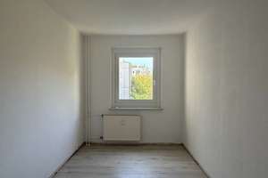 Charmante Wohnung für die kleine Familie - mit Balkon und Wannenbad! – Naumburger Ring 24, 12627 Hellersdorf, Berlin – Vorschaubild 4