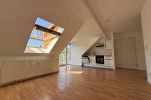 ERSTBEZUG | Helle 2 Zi Dachgeschoss | Neues Bad | Neue Küche | Gohlis Süd – Georg-Schumann-Straße 131, 4155 Gohlis-Süd, Leipzig – Vorschaubild 2