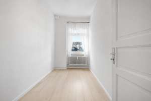 Kernsaniert & Erstbezug in Charlottenburg – 3-Zi-Whg mit mod. EBK & gehobener Ausstattung – Die vollständige Adresse der Immobilie erhältst du vom Anbieter., 10587 Charlottenburg, Berlin – Vorschaubild 3