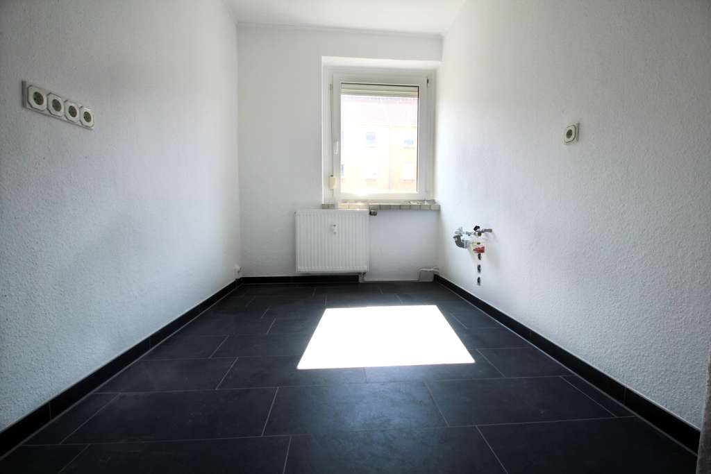 Immobilie in Hohenstein-Ernstthal - +++Renovierte 3-Zimmer Wohnung mit Stellplatz+++ - Bild 3