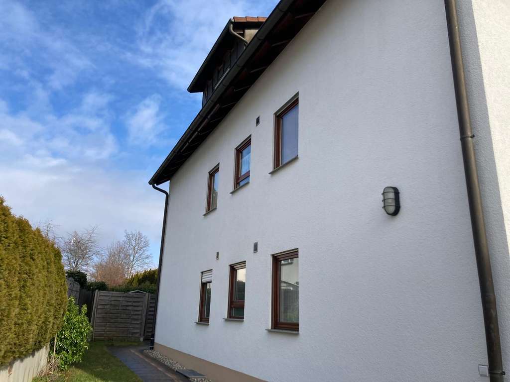 Immobilie in Steinenbronn - Helle, gepflegte 2 Zi.-Oberg.Whg. mit 50,48 qm Wfl.+Südbalkon/PKW-Stellplatz, Steinenbronn BB  - Bild 2