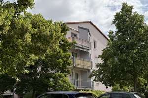 Sofort bezugsfreie 3-Raumwohnung mit Einbauküche und Stellplatz