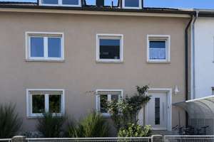 Charmantes 4-Familienhaus mit vielseitigem Potenzial in attraktiver Karlsruher Wohnlage. – Die vollständige Adresse der Immobilie erhältst du vom Anbieter., 76187 Nordweststadt, Karlsruhe – Vorschaubild 2