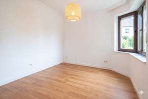 3-Zimmer-Wohnung mit großer Terrasse, Kamin und Garage in Junkersdorf. – Die vollständige Adresse der Immobilie erhältst du vom Anbieter., 50858 Junkersdorf, Köln – Vorschaubild 9