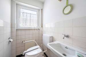 Gepflegtes Mehrfamilienhaus mit Potenzial für Eigennutzer und Kapitalanleger – Die vollständige Adresse der Immobilie erhältst du vom Anbieter., 70563 Heerstraße, Stuttgart – Vorschaubild 11