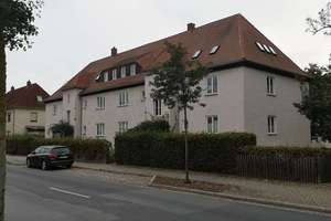 Kleine gemütliche 2-Raum-Dachgeschosswohnung in der Niedersedlitzer Blumensiedlung – frei ab sofort – Lugaer Str. 40, 1259 Niedersedlitz, Dresden – Vorschaubild 2