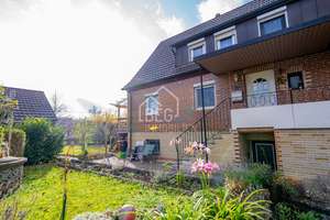 Doppelhaushälfte in beliebter Wohnlage – großer Garten, Terrasse & Doppelgarage – Die vollständige Adresse der Immobilie erhältst du vom Anbieter., 74523 Schwäbisch Hall – Vorschaubild 1