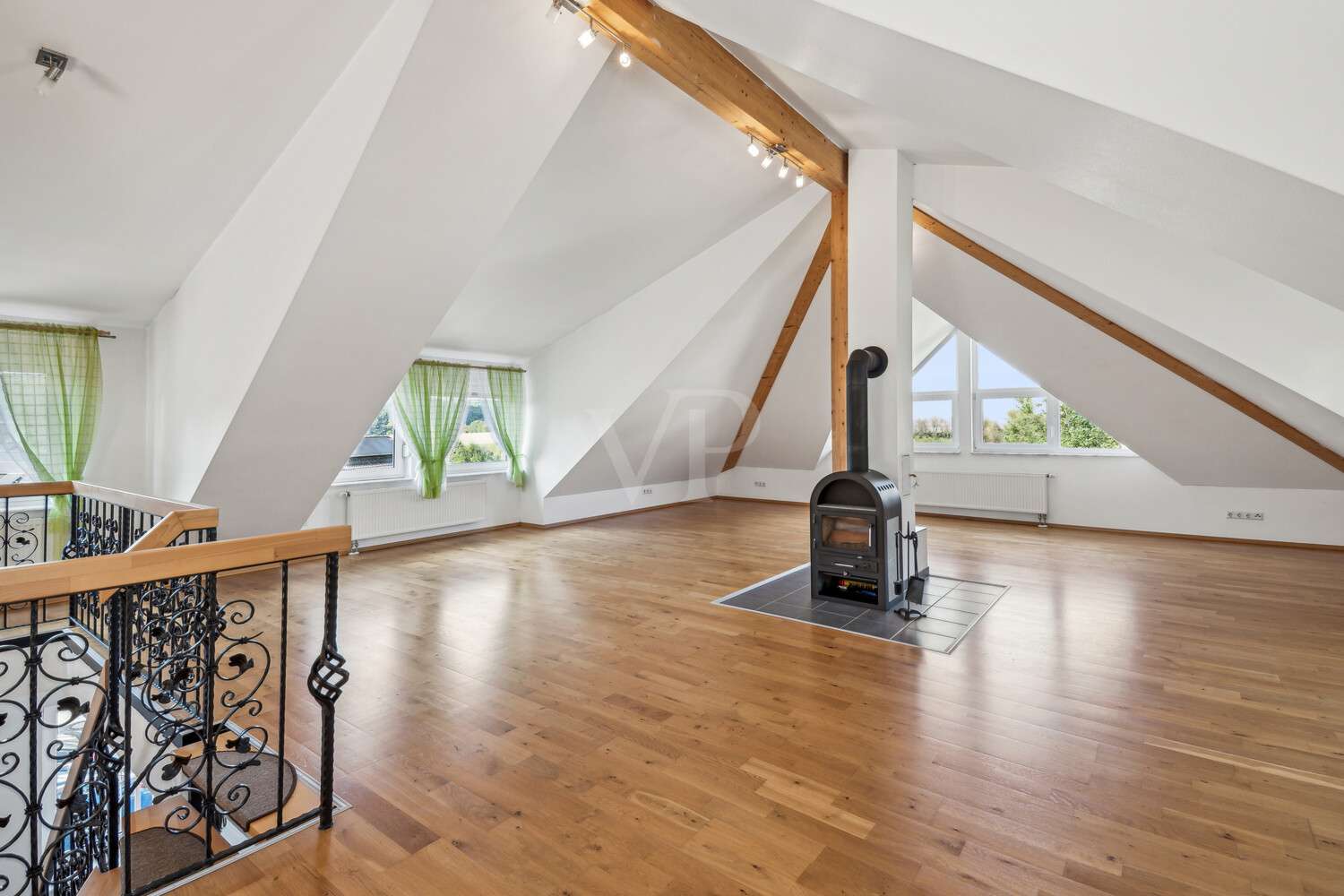 Immobilie in Katzweiler - Exklusives Einfamilienhaus – großzügig, lichtdurchflutet, in begehrter Lage - Bild 1