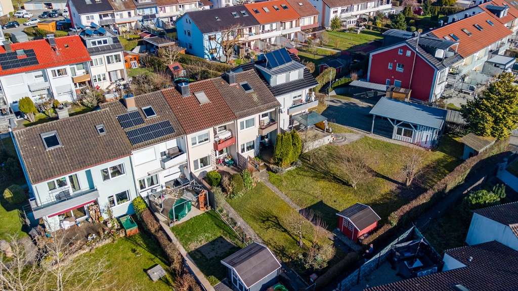 Immobilie in Friedrichshafen - RESERVIERT: Heimeliges 5-Zimmer Reihenmittelhaus mit schönem Garten für die Familie (Erbpacht)  - Bild 2