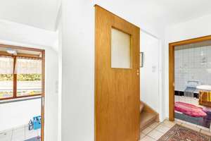 Kleines EFH mit Anbau-/Umbau-/Neubaupotential auf großem Grundstück – Die vollständige Adresse der Immobilie erhältst du vom Anbieter., 81249 Lochhausen, München – Vorschaubild 4