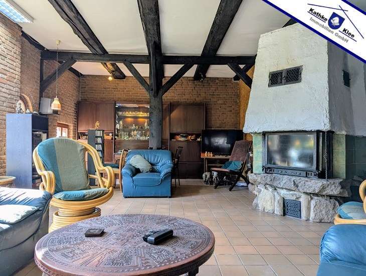 Immobilie in Walsrode - Historischer Charme trifft modernen Wohnkomfort: Großzügiges Anwesen mit Biotop, Stall und Scheune - Bild 1