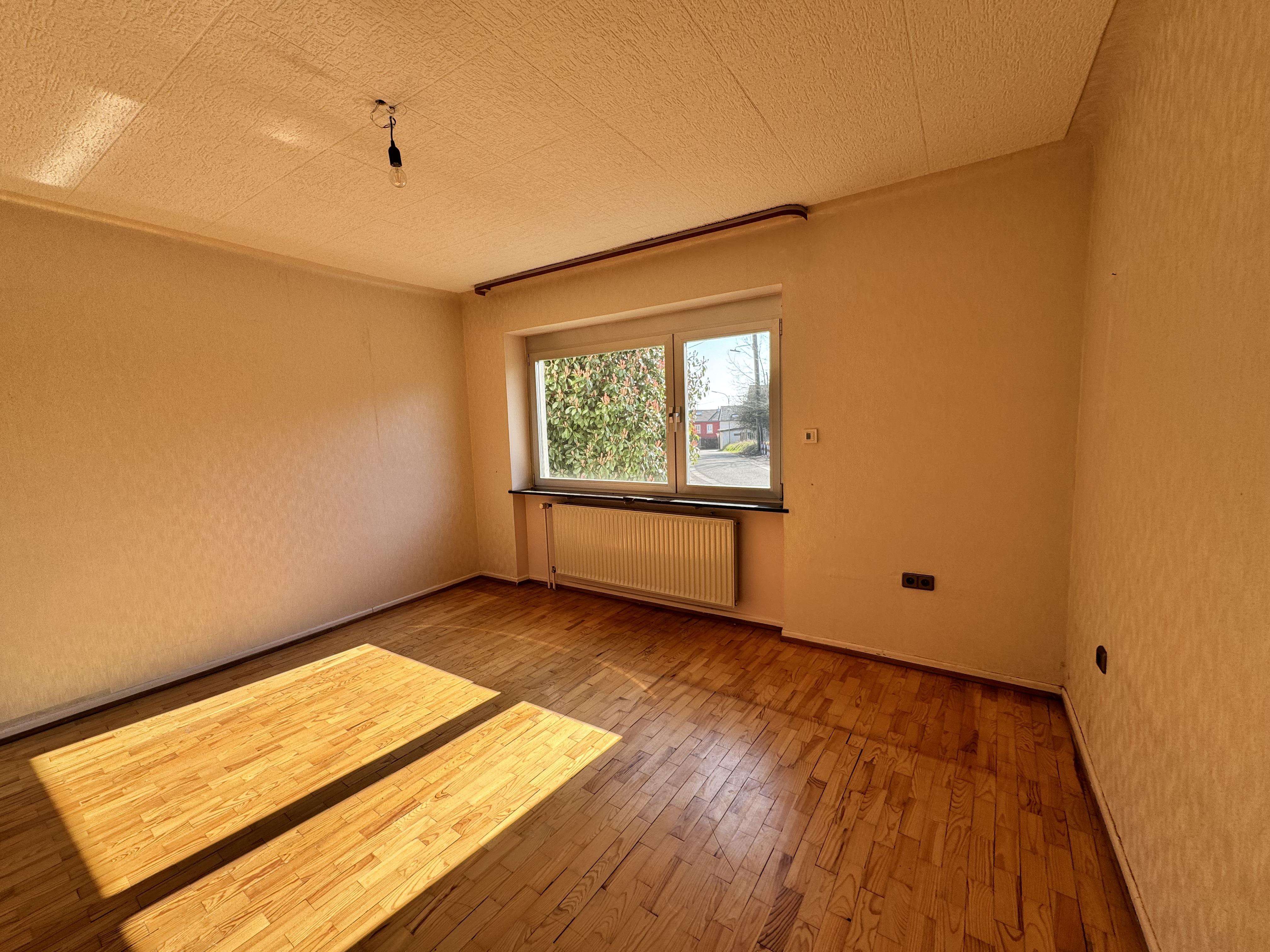 Immobilie in Wallerfangen - Freistehendes Einfamilienhaus in ruhiger Lage von Wallerfangen-St. Barbara! - Bild 0