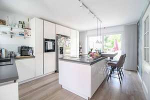 Elegantes Zuhause in Düsseldorf-Bilk mit 5 Tiefgaragenstellplätzen, und grünem Blick in den Park  – Die vollständige Adresse der Immobilie erhältst du vom Anbieter., 40223 Bilk, Düsseldorf – Vorschaubild 2