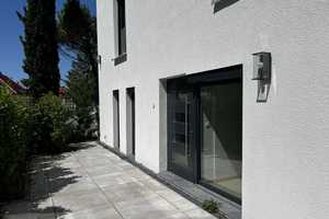 Gemütliche Erdgeschosswohnung mit großer Terrasse in sonniger Lage – Stuttgart – Vorschaubild 1