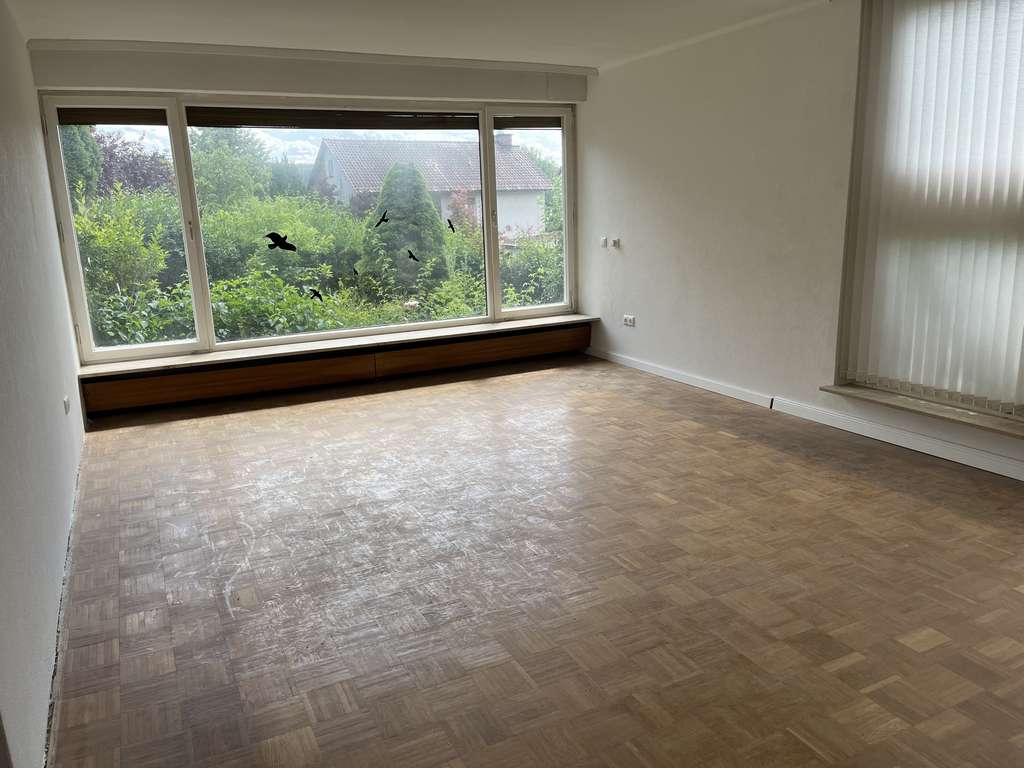 Immobilie in Kronach - Solide Kapitalanlage mit Entwicklungspotenzial – Einfamilienhaus mit Einliegerwohnung - Bild 1