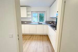 NEUE EINBAUKÜCHE - RUHIGE LAGE - MODERNES HELLES HAUS IN DÜSSELDORF - NÄHE ISD - ST GEORGE SCHOOL – Die vollständige Adresse der Immobilie erhältst du vom Anbieter., 40489 Wittlaer, Düsseldorf – Vorschaubild 2