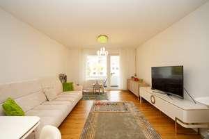 Moderne 3-Zimmer-Wohnung mit Loggia in Neu-Ulm – Die vollständige Adresse der Immobilie erhältst du vom Anbieter., 89231 Neu-Ulm – Vorschaubild 1