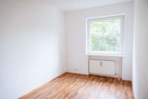 Ruhige - helle - 3,5 Zimmer Wohnung - 2 Balkone - EBK - Keller und kleine TG  – Die vollständige Adresse der Immobilie erhältst du vom Anbieter., 22159 Farmsen-Berne, Hamburg – Vorschaubild 16
