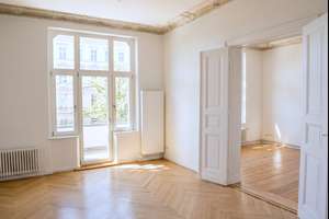 Eleganter Altbauklassiker in Steglitz: Großzügige 4-Zimmer-Wohnung mit zwei Balkonen