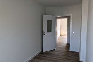 Ruhige, helle, zentrale 3-ZKDB-Wohnung mit kleinem Balkon, Blick ins Grüne nahe KR - City – Die vollständige Adresse der Immobilie erhältst du vom Anbieter., 47798 Stadtmitte, Krefeld – Vorschaubild 7