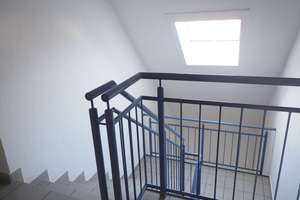 Charmante Dachgeschosswohnung mit Südbalkon in begehrter Lage von Pfuhl – Die vollständige Adresse der Immobilie erhältst du vom Anbieter., 89233 Neu-Ulm – Vorschaubild 4