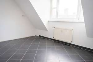 Perfekte Dachgeschosswohnung nahe Tegler See, U-Bahn und Fußgängerzone – Die vollständige Adresse der Immobilie erhältst du vom Anbieter., 13507 Tegel, Berlin – Vorschaubild 12