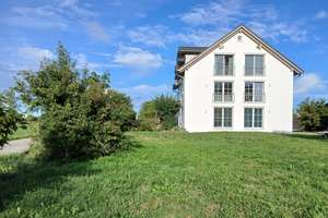 3-Zi.-EG-Whg. Terrasse u. Garten, kernsaniert, ruhige Lage, niedrige NK, prov.frei