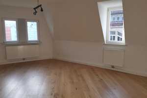 Stilvolle 3-Zimmer-Dachgeschosswohnung mit Einbauküche in Stuttgart – Nikolausstr. 2, 70190 Stuttgart – Vorschaubild 1