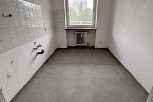 WG geeignet mit Küche: 2-Zimmer-Wohnung in Bogenhausen – Titurelstraße 2, 81925 Herzogpark, München – Vorschaubild 3