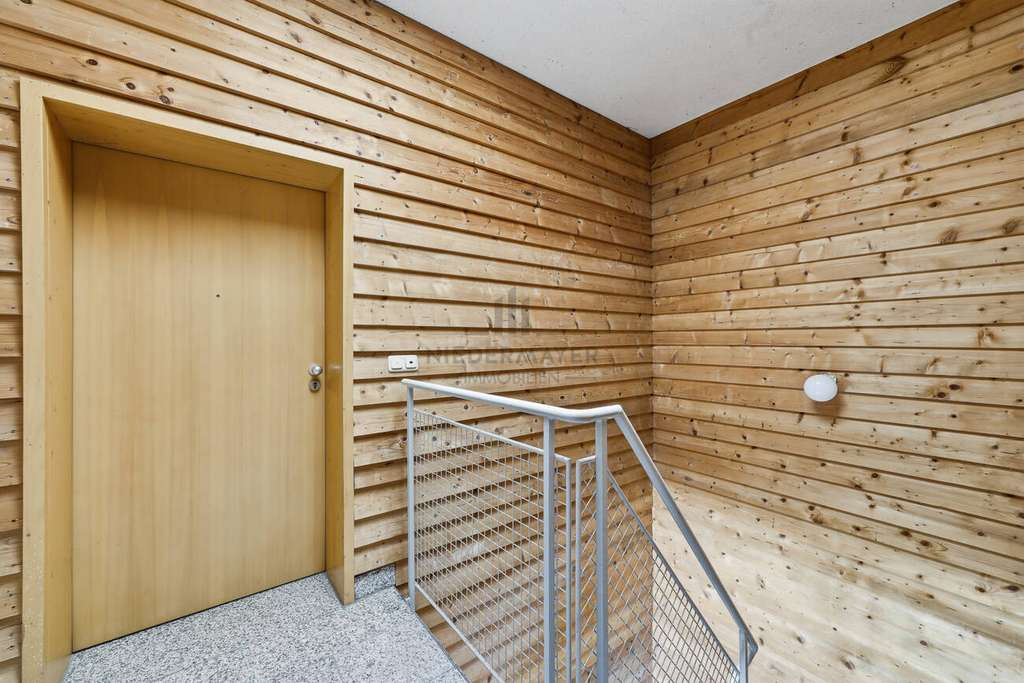 Immobilie in Pöcking - Wohnen auf zwei Ebenen: Lichtdurchflutete 2,5-Zimmer-Galerie-Wohnung (DG) im Herzen von Pöcking - Bild 4