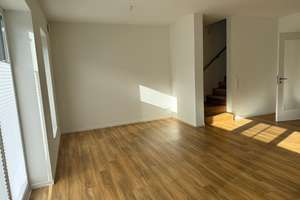 Eckreihenhaus mit 4 Zimmern auf ca. 119 m² Wohnfläche, zwei Carportstellplätze, Kellerraum – Mirjam-Pressler-Weg 3b, 22941 Bargteheide – Vorschaubild 9