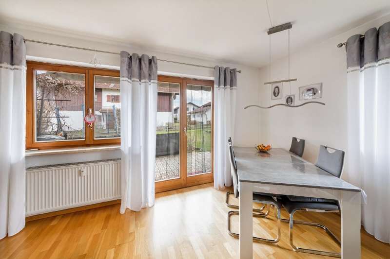 Immobilie in Holzkirchen - Sonnige Südterrasse - Charmante 3-Zi-Garten-Wohnung - Bild 0