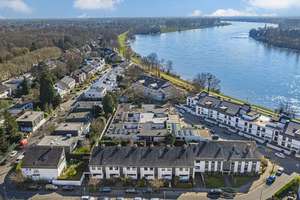 Charmantes Split-Level-Reihenendhaus in unmittelbarer Rheinnähe im Herzen von Düsseldorf-Benrath – Die vollständige Adresse der Immobilie erhältst du vom Anbieter., 40597 Benrath, Düsseldorf – Vorschaubild 40