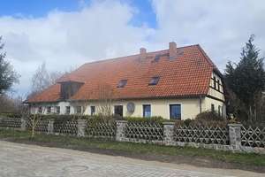 Schönes Bauernhaus mit großem Grundstück – Die vollständige Adresse der Immobilie erhältst du vom Anbieter., 17194 Grabowhöfe – Vorschaubild 2