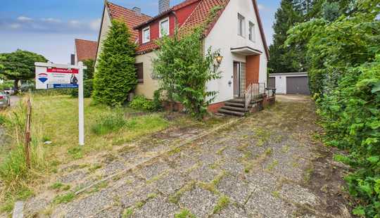 Bild von Zentrumsnah & idyllisch: Zweifamilienhaus in bester Lage der Celler Blumlage!