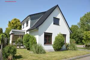Gepflegtes Einfamilienhaus in Sackgassenlage – Die vollständige Adresse der Immobilie erhältst du vom Anbieter., 26919 Brake (Unterweser) – Vorschaubild 1